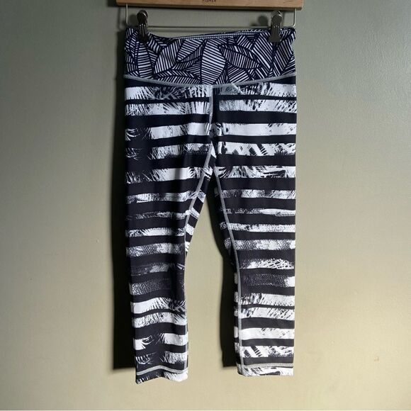 Lululemon Wunder Under Crop II,Shady Palms/ Banana Leaf/Gingham - Picture 2 of 7